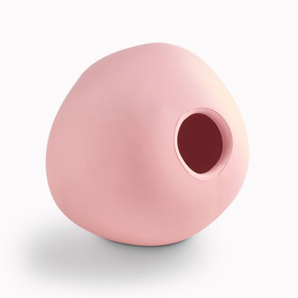 Іграшка м'ячик з отвором для ласощів для собак Beco Pets Wobble Ball Рожевий 31360 фото, зображення