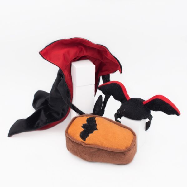 Комплект костюмов на Хэллоуин Дракула ZippyPaws Halloween Costume Kit Dracula с пищалкой 28508 фото, изображение